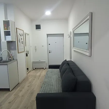Apartment Gepratova *